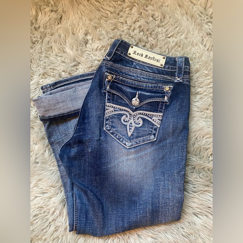 ROCK REVIVAL WOMEN CAPRI SIZE 32 NWOT